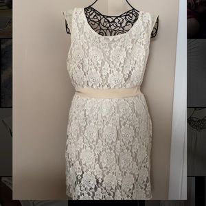 Lace dress with open back